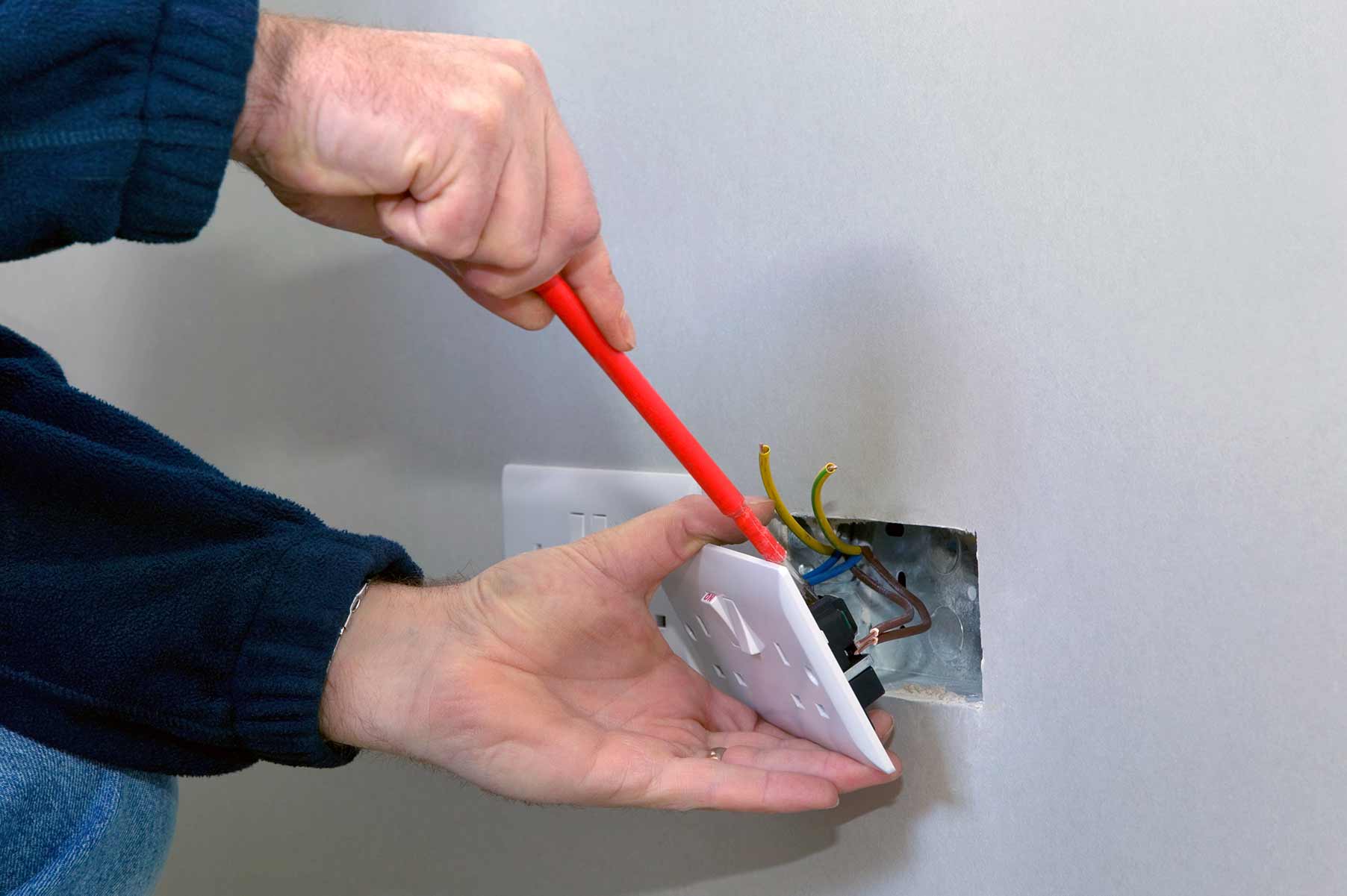 Our electricians can install plug sockets for domestic and commercial proeprties in Willesden Green and the local area. 